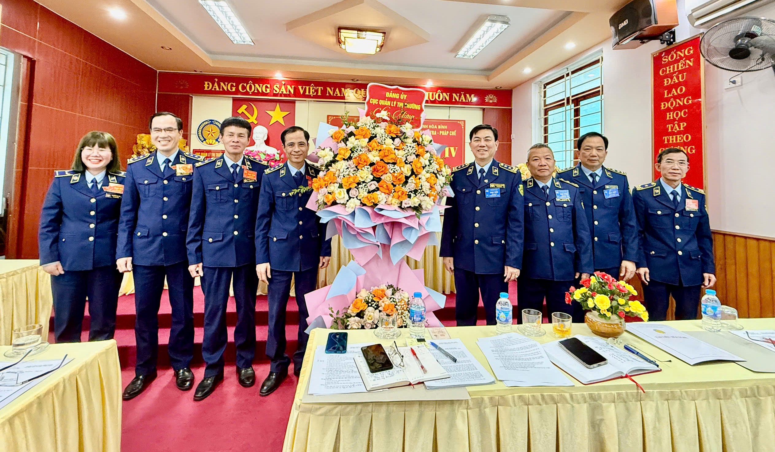Đại hội các chi bộ trực thuộc Đảng ủy Cục QLTT Hoà Bình nhiệm kỳ 2025-2027 thành công tốt đẹp
