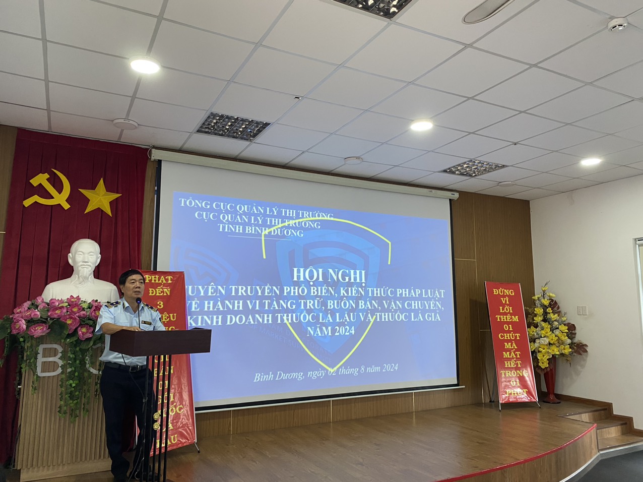 Ông Nguyễn Việt Dũng – Phó Cục trưởng Cục QLTT phát biểu khai mạc Hội nghị